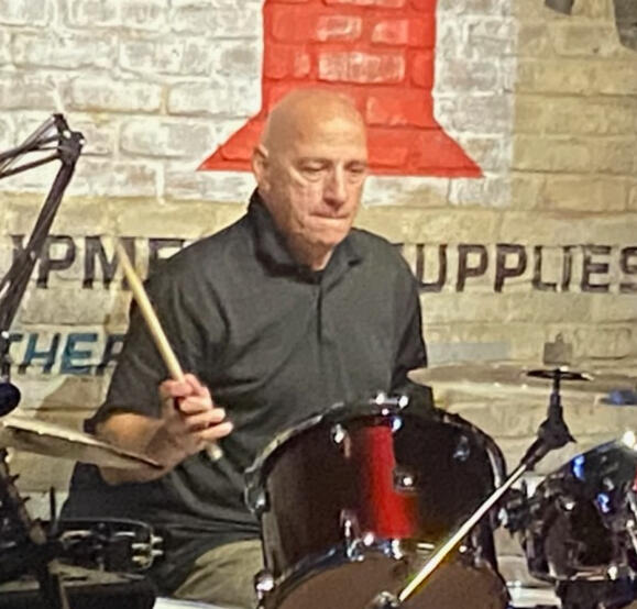  Tom - Drummer / Vocals